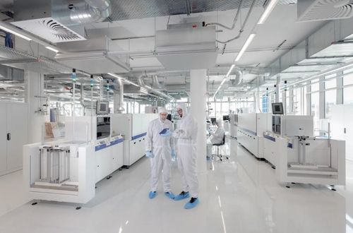 ข่าวล่าสุดของบริษัทเกี่ยวกับ นักวิจัย Fraunhofer ISE ใช้การพิมพ์จานละเอียด เพื่อลดเงินในเซลล์ HJT